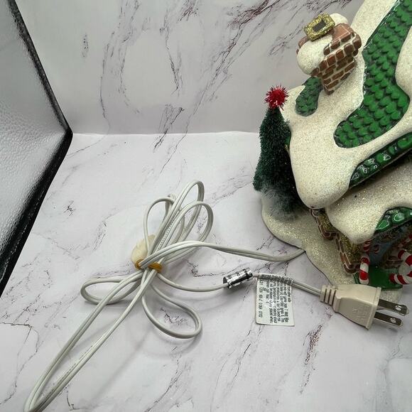 Department 56 vintage light up gingerbread house - Picture 16 of 16